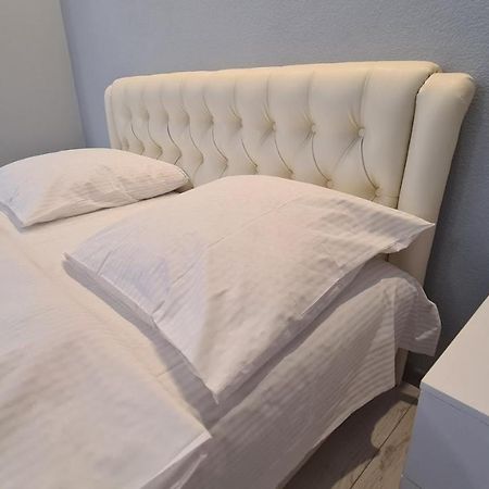 Apartaments On Vulytsia Heroiv Ato 32 Krivoy Rog Luaran gambar