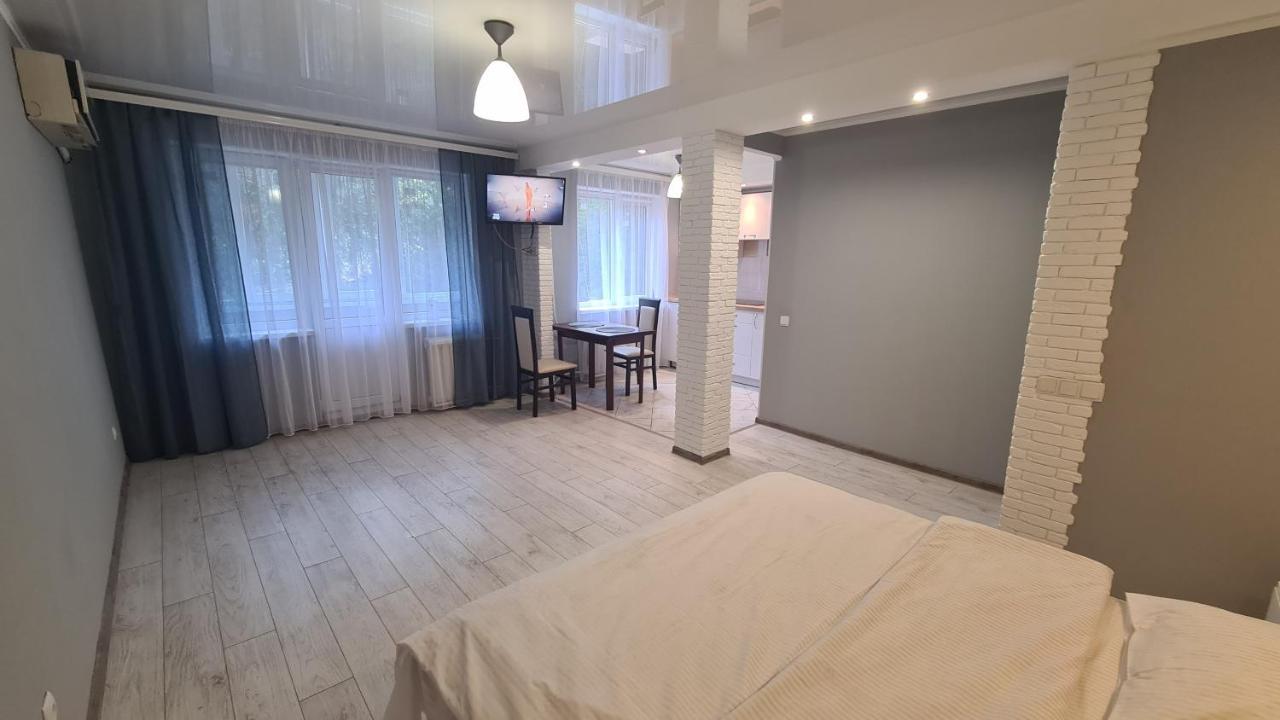 Apartaments On Vulytsia Heroiv Ato 32 Krivoy Rog Luaran gambar