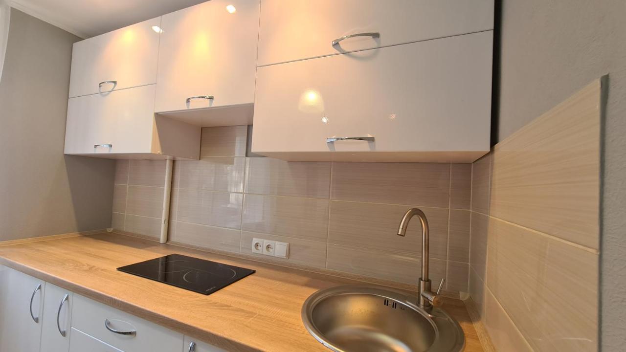 Apartaments On Vulytsia Heroiv Ato 32 Krivoy Rog Luaran gambar