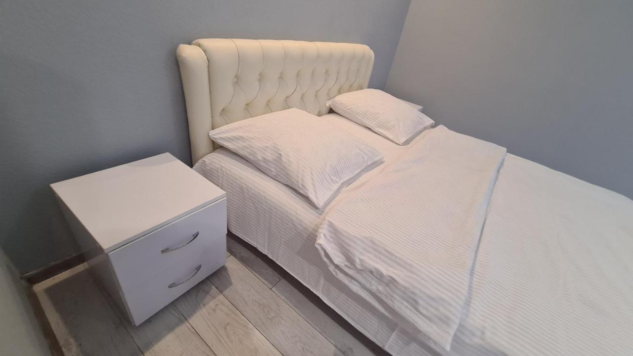 Apartaments On Vulytsia Heroiv Ato 32 Krivoy Rog Luaran gambar