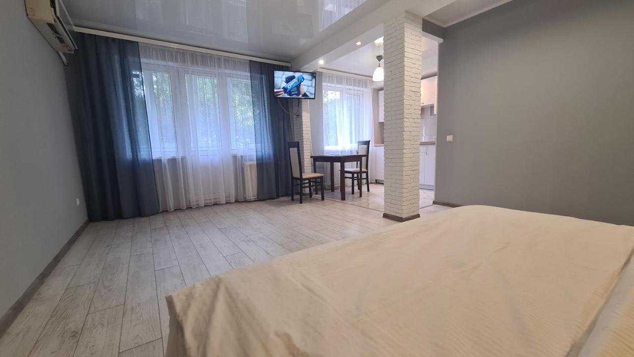 Apartaments On Vulytsia Heroiv Ato 32 Krivoy Rog Luaran gambar